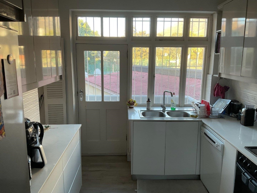 To Let 2 Bedroom Property for Rent in Gardens Western Cape